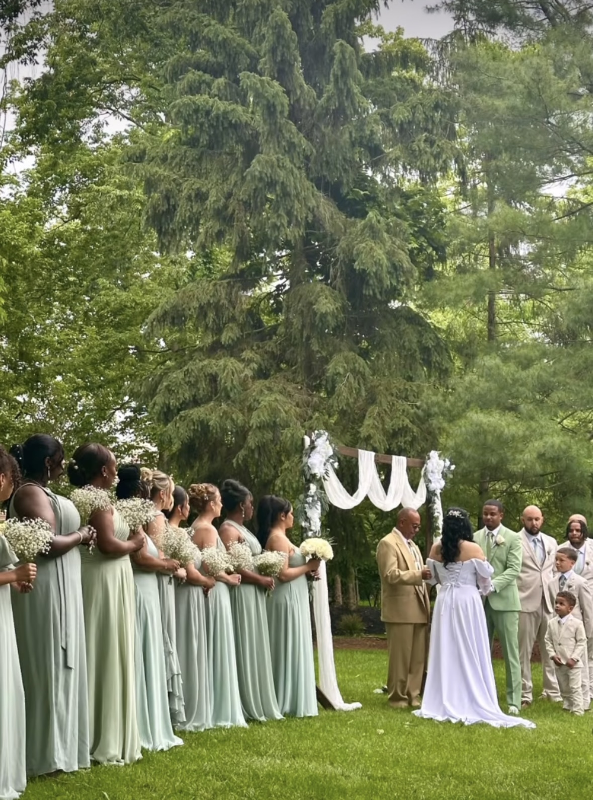 Beautiful wedding ceremony at Shawnee Run's historic venue in Columbia, Pennsylvania